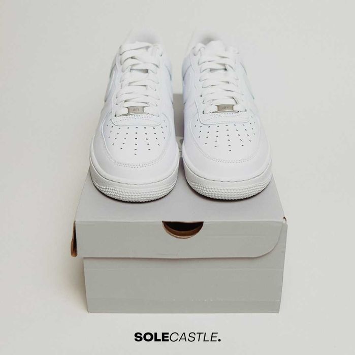 Nike Air Force 1 07 'Triple White'