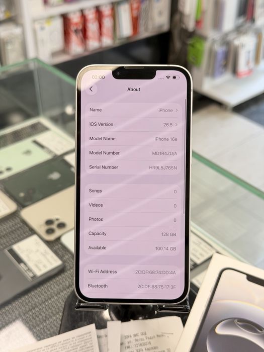 Apple iPhone 16e 128GB White