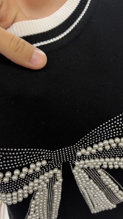 Кофточка с жемчугами, очень красиво смотрится .