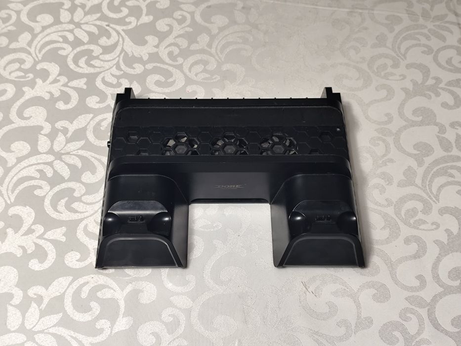 Док станция DOBE PS4 Playstation 4 охлаждение, зарядка, диски PS Sony