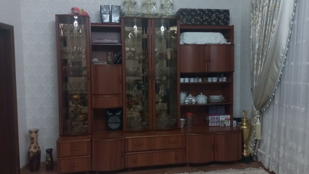 Продаётся гарнитур очен хороший состояние