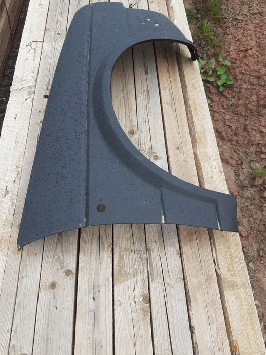 De vânzare aripa fata dreapta vw golf 2