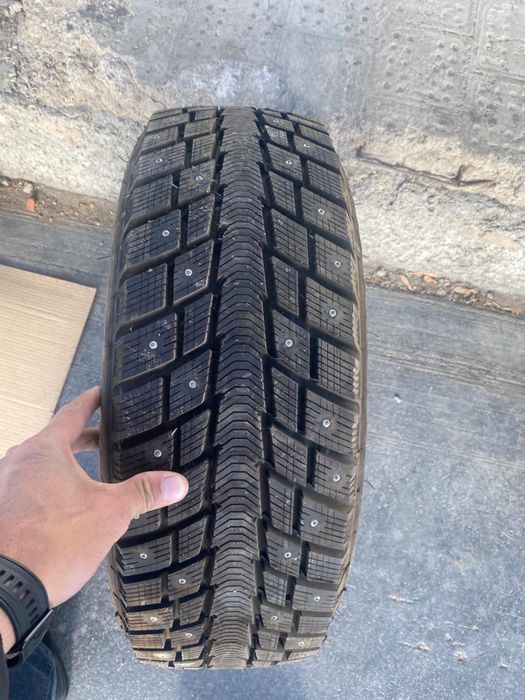 Продам автомобильную шину