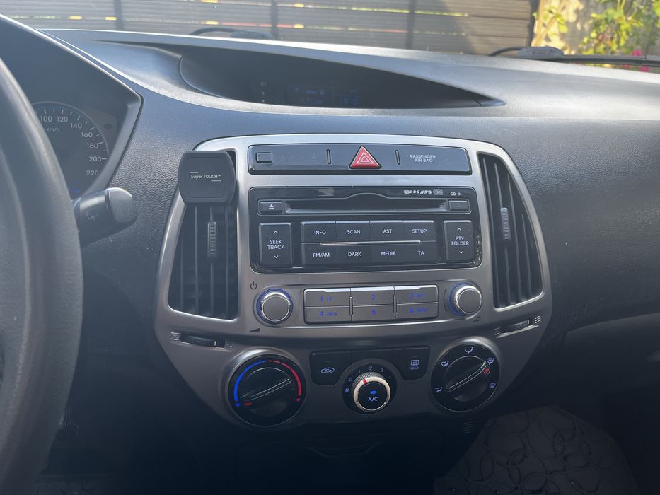 HYUNDAI i20 2014 — imagine 4