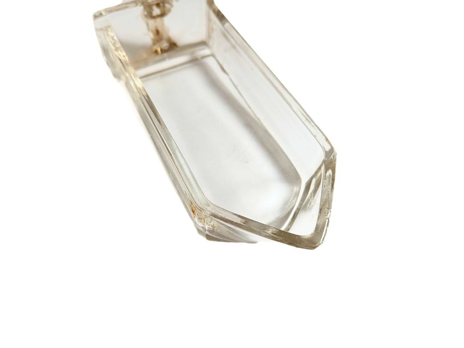 Старинни стъклени съдове