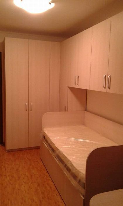 Vând camera tineret si masa bucătărie extensibila!