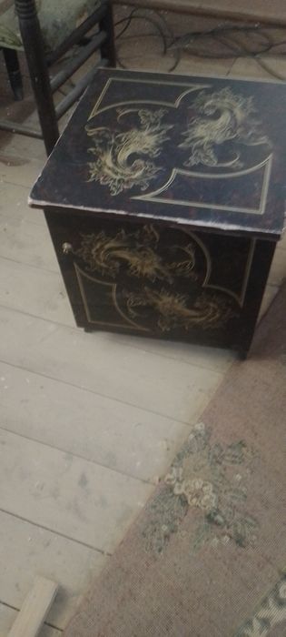 Komplekt shkaf karavoti tumbuchkasi trimosi bor narxi 2.5milyon.