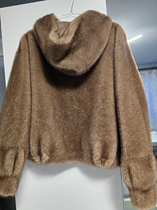 Пухено яке в кафяв цвят