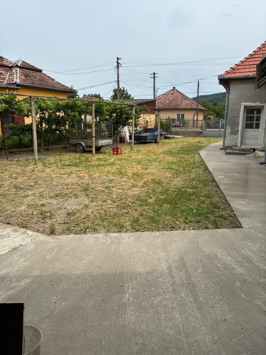 Vand Casa, curte si gradina