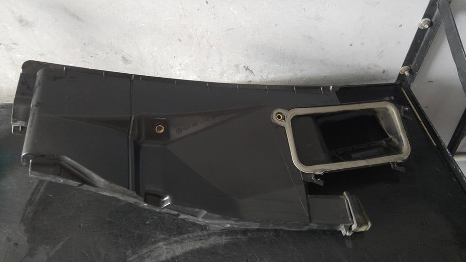 Carcasa filtru aer mercedes e class w212 a 212 830 01 44