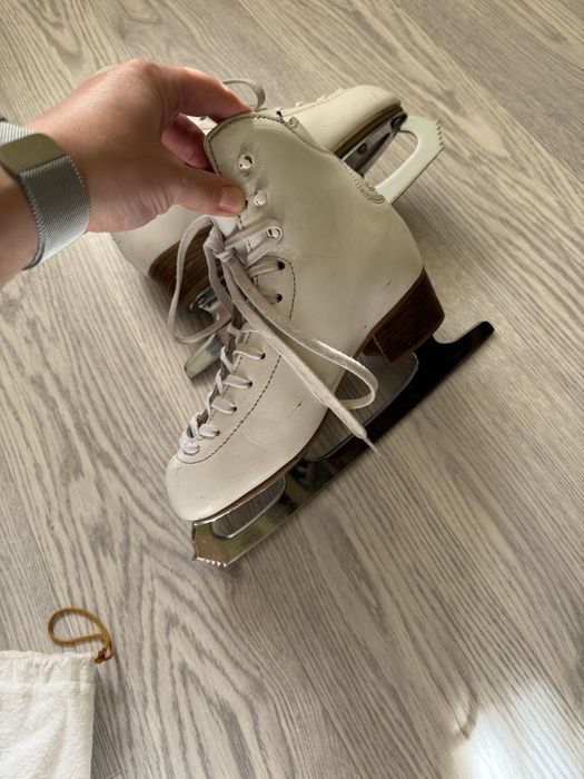 Коньки фигурные Risport Lux  22.5