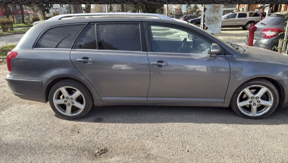 Toyota  Avensis на части