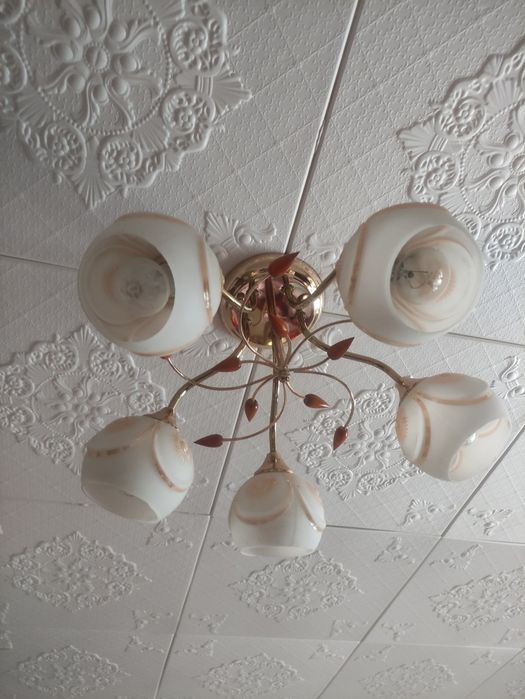 Продам  люстру за 10000 тенге