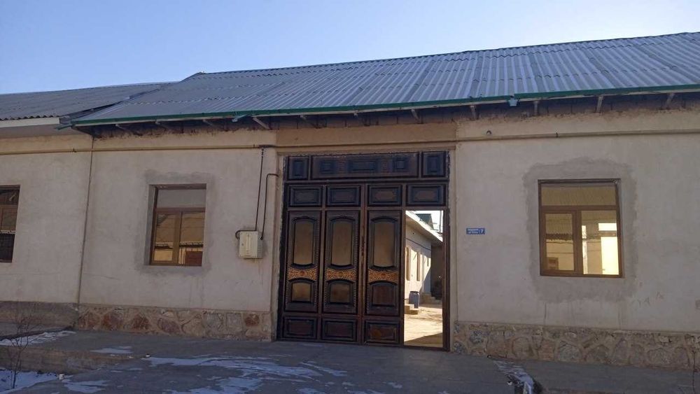 Dala hovli sotiladi barcha sharoitlari bilan