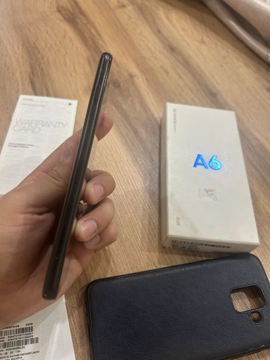 Продаётся Samsung Galaxy A6 (32 ГБ)