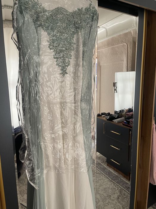 Вечерняя платья