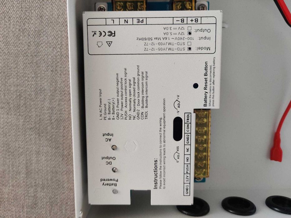 Sursa de alimentare 5A cu back up pentru sisteme de interfon de bloc