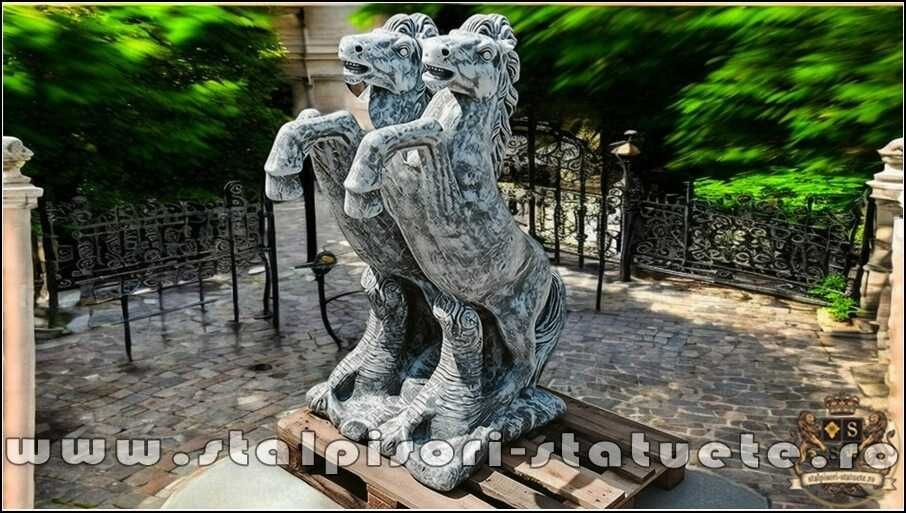 Set doi cai mari, gri patinat, model S37.