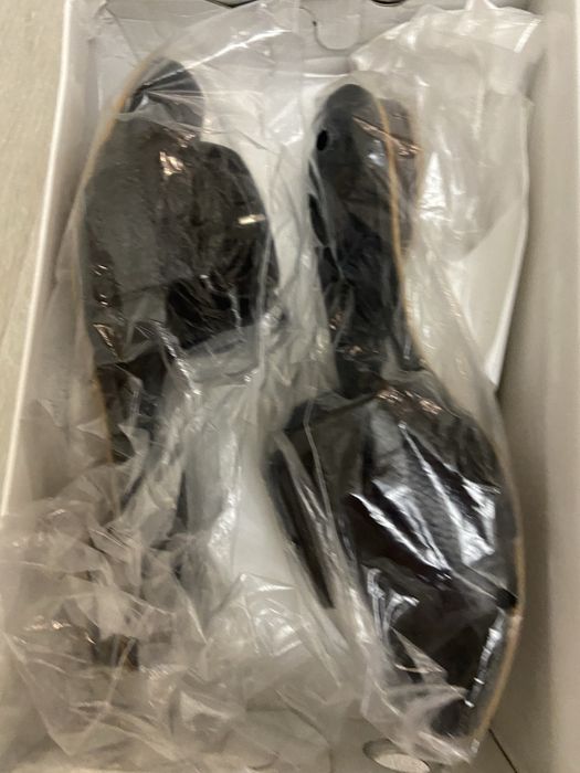 Новые кожаные шлепанцы 37 р