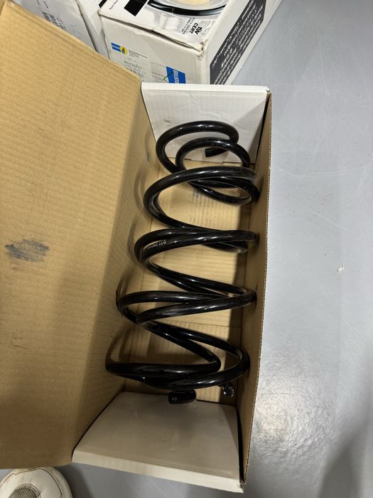 Пружины перед гольф 5