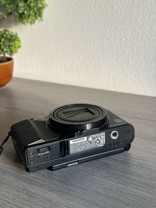 Nikon Coolpix S9900