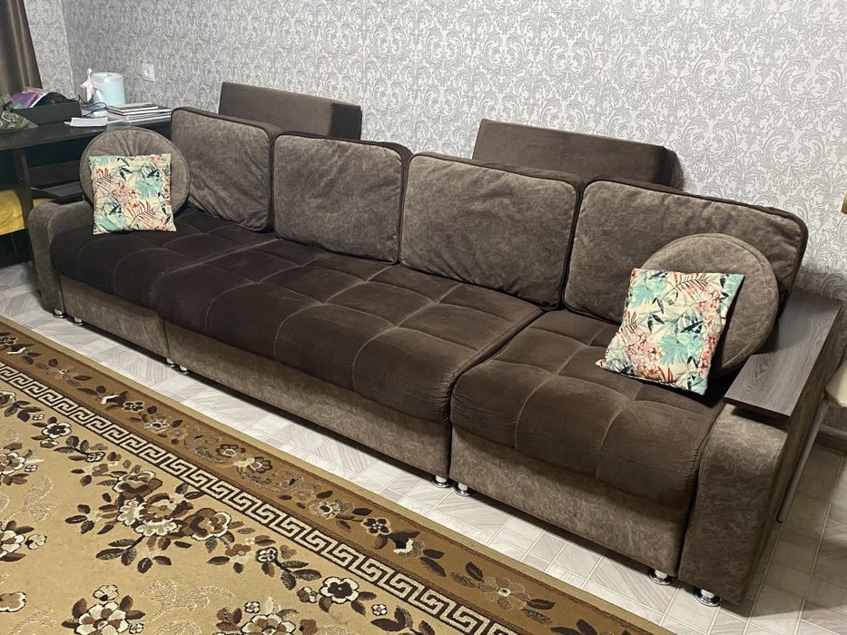 Продам диван в гостиную(срочно)