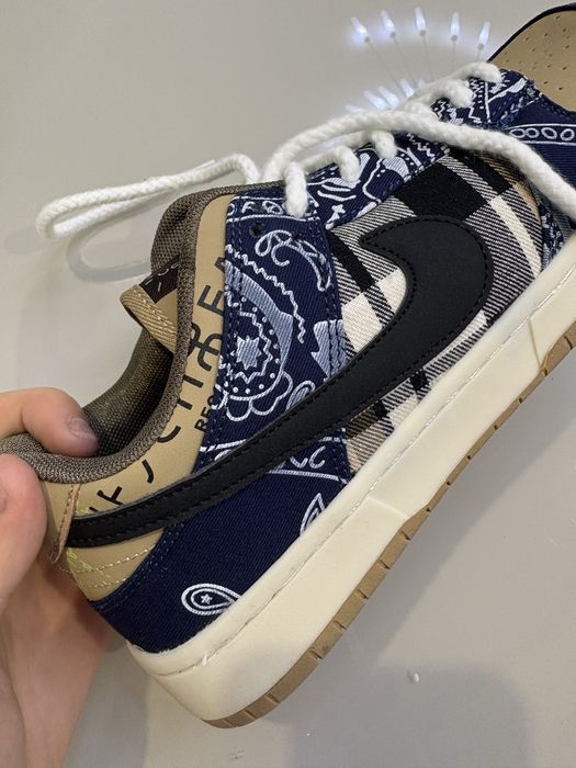 Nike dunk low Travis Scott
