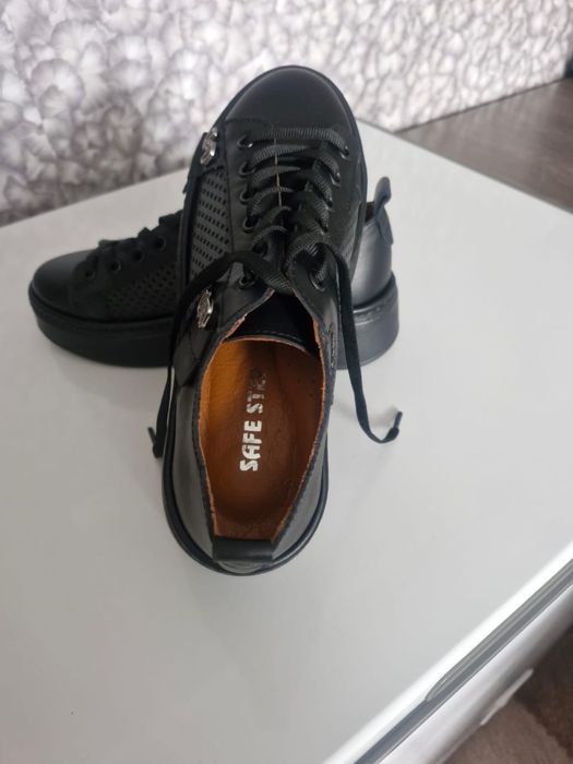 Продам обувь новую