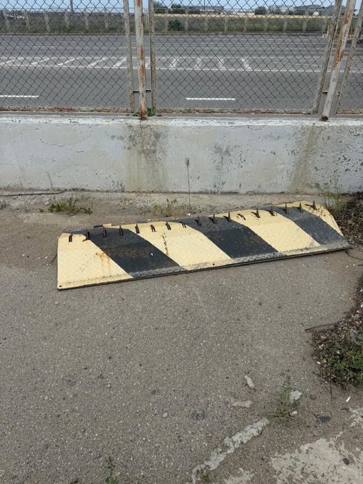Продам шипы дорожные