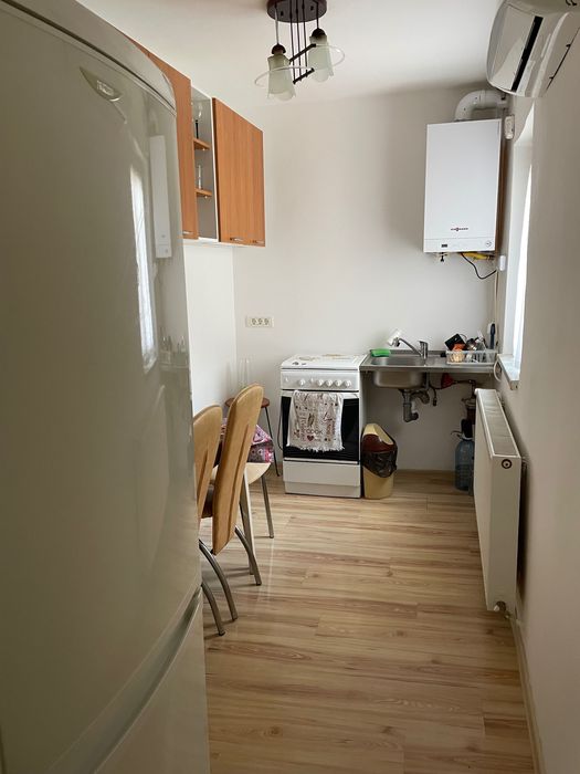 Închiriez apartament