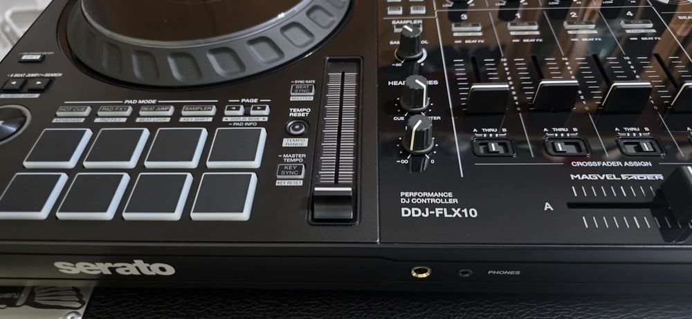 Consola Pioneer flx 10 + casee