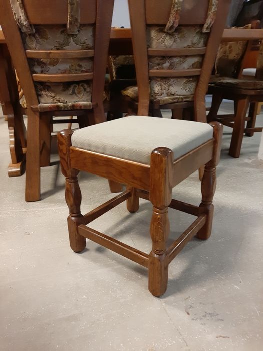 Scaun lemn masiv taburet