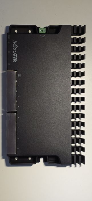 Router Mikrotik RB5009 UG+S+IN