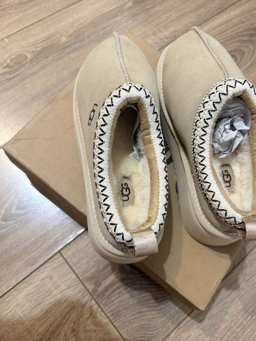 Ugg tazz slippers