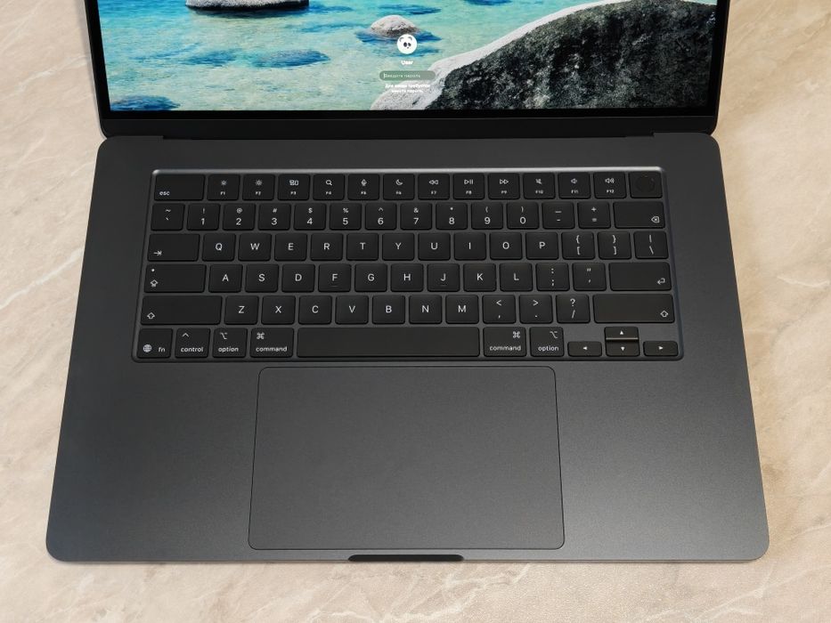 MacBook Air 15 M5 16/512 11 циклов