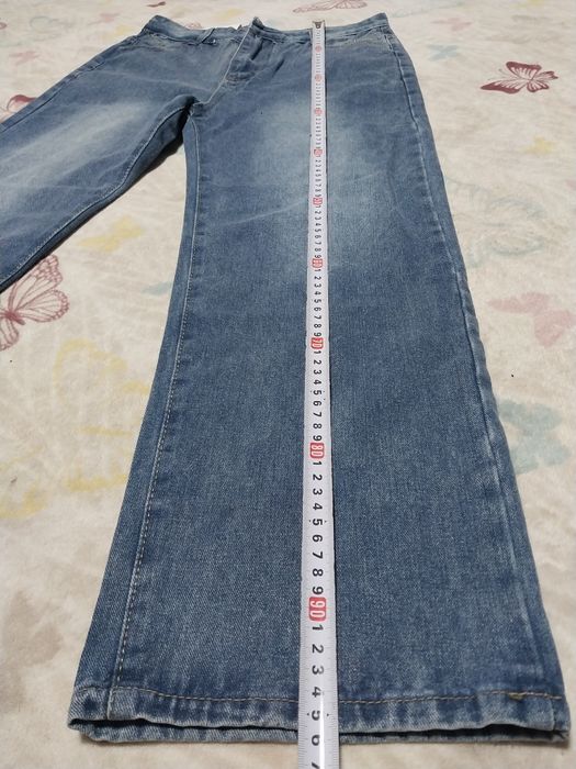 Продам джинсы трубы новые