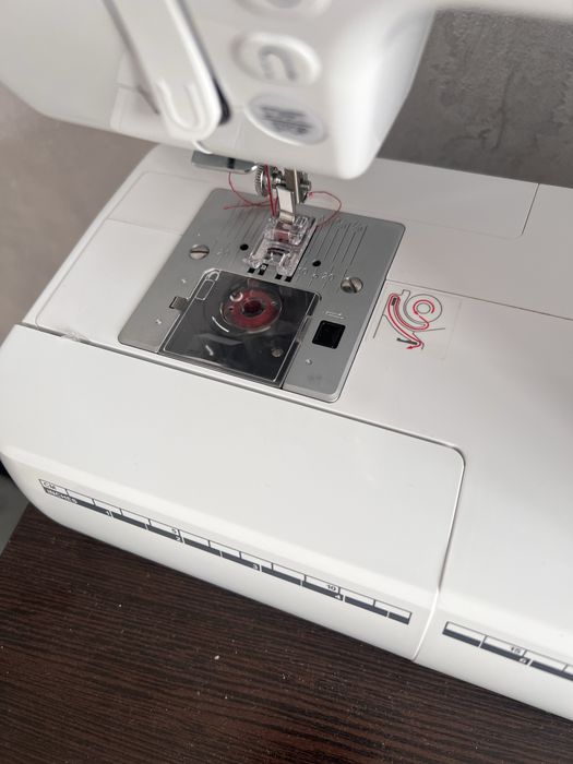 Швейная бытовая машинка