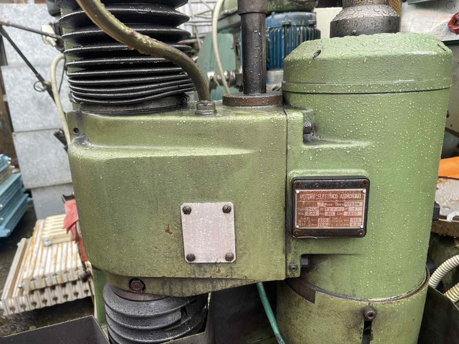 Ротационна повърностна шлайфмашина .