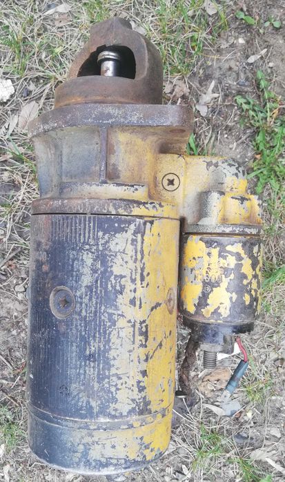 Продам разное,редуктора,емкости