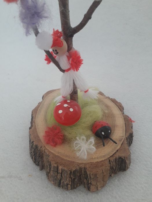 Пролетно дърво с мартеница - декорация