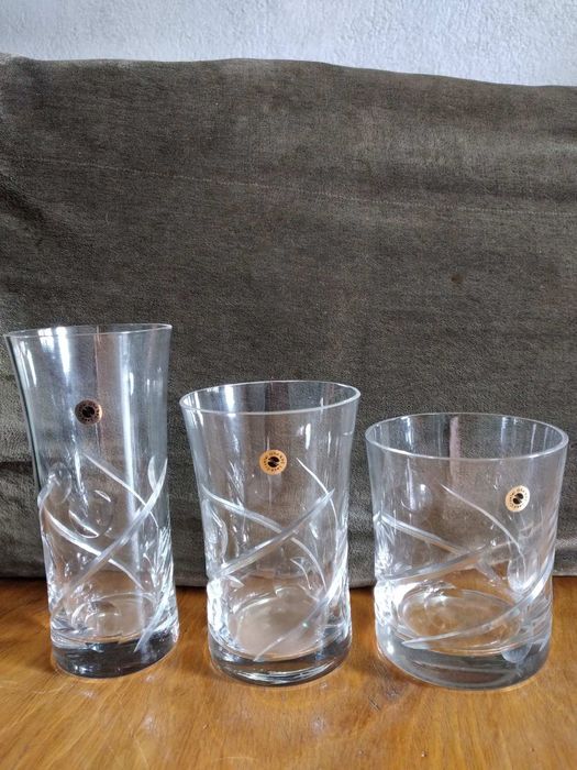 Кристални сервиви