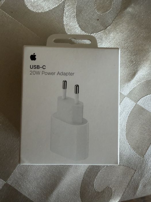 Оригинален адаптер Apple 20W