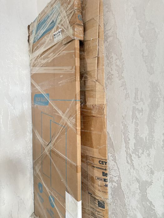 Продам стекла от душевой кабины новые