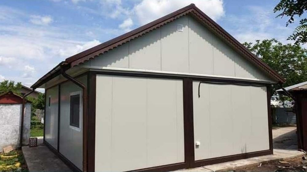 Case modulare 8x5m din structura metalica