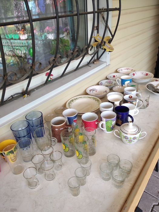 Продам  посуду .