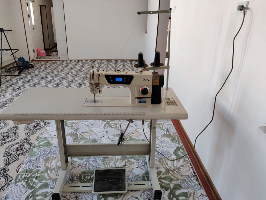 Тикув машинаси сотилади