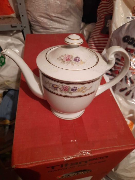 Красив старинен чайник японски порцелан в идеално съсътояние