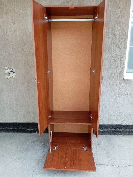 Продам шкаф плательный