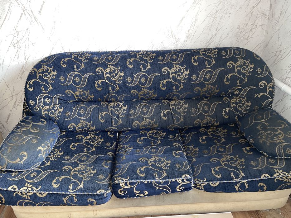 продаем диваны с креслом