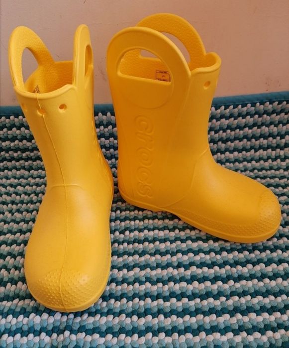 Продам детские сапоги Crocs!